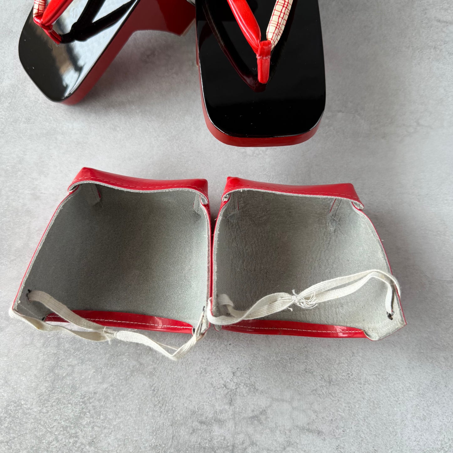 Vintage 1960s Japanese Rain Geta Sandals with Vinyl Covers – Unused by Tenguya